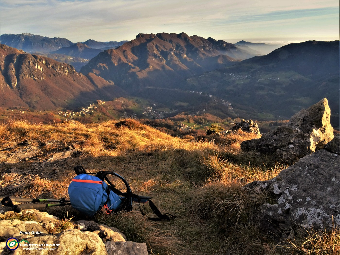 62 Dalla cima del Corno Zuccone , 'guardiano' della Val Taleggio.JPG